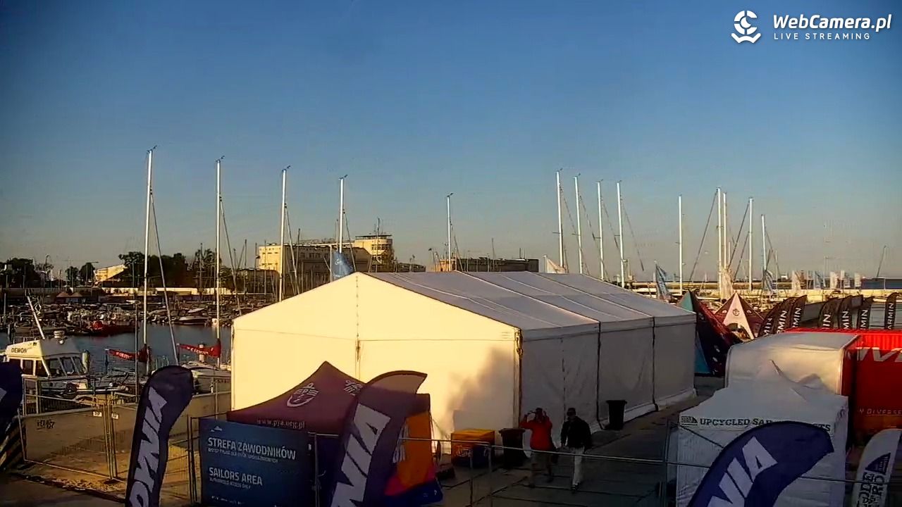 GDYNIA - widok na plażę i marinę - 14 lipiec 2026, 19:32