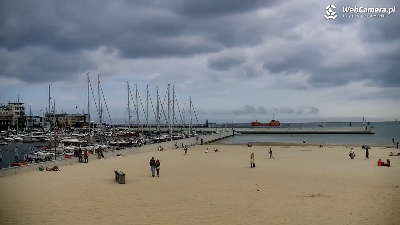 GDYNIA - widok na plażę i marinę - 31 maj 2026, 12:31