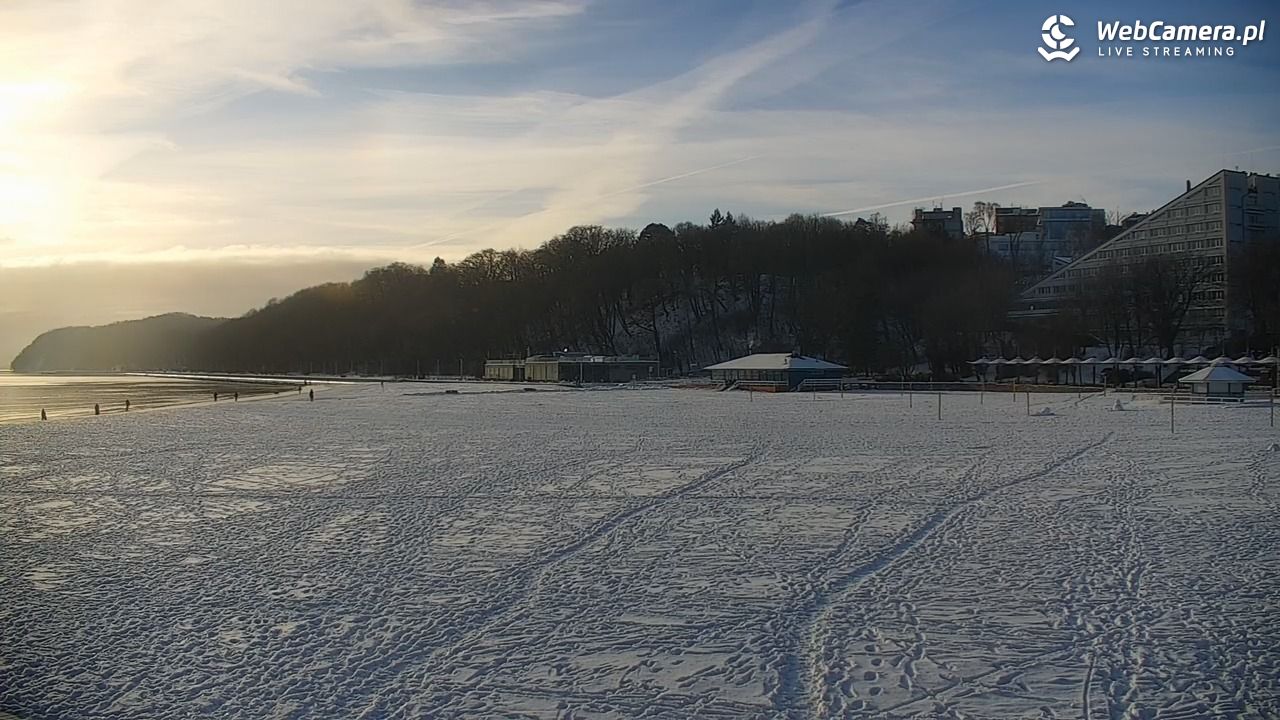GDYNIA - widok na plażę i marinę - 15 styczeń 2026, 09:57