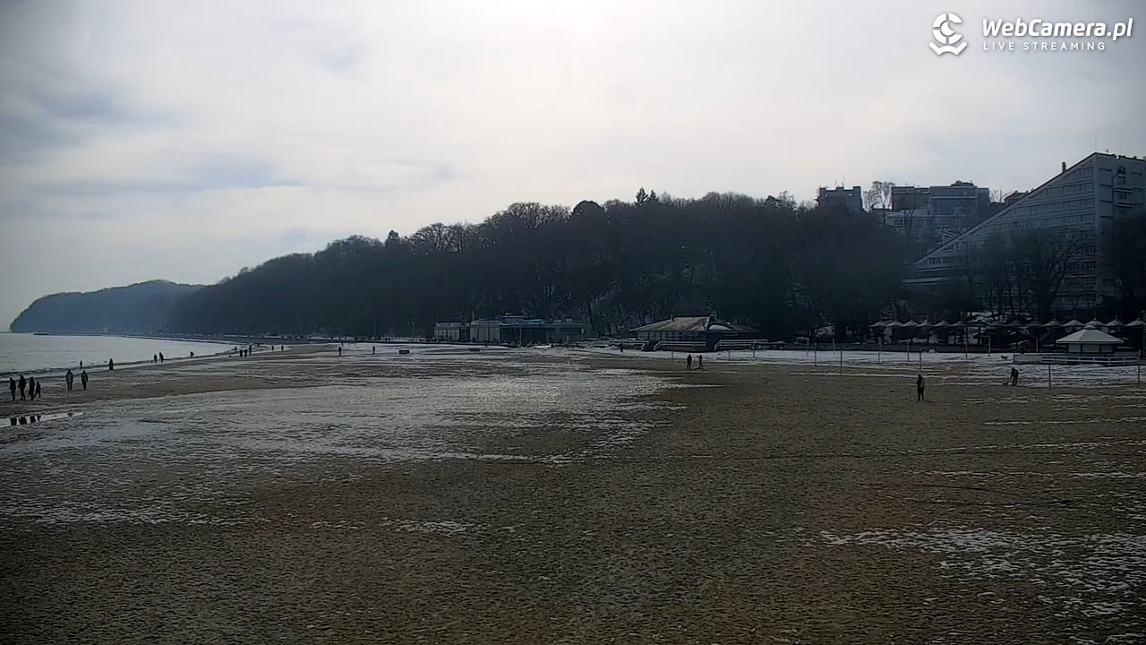 GDYNIA - widok na plażę i marinę - 27 luty 2026, 12:22