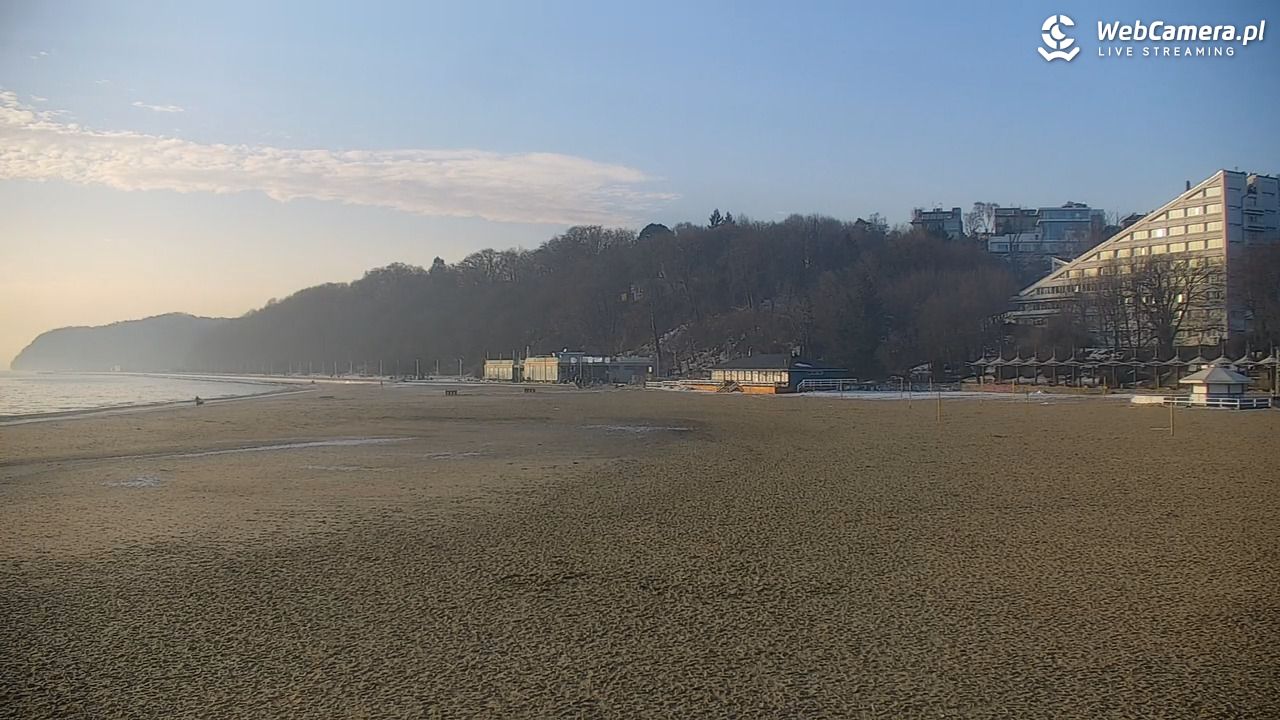 GDYNIA - widok na plażę i marinę - 28 luty 2026, 08:07