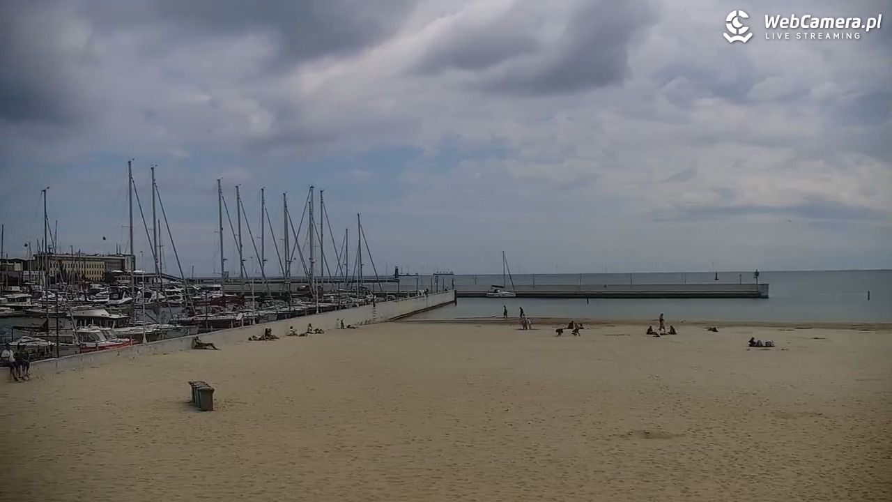 GDYNIA - widok na plażę i marinę - 31 maj 2026, 11:29
