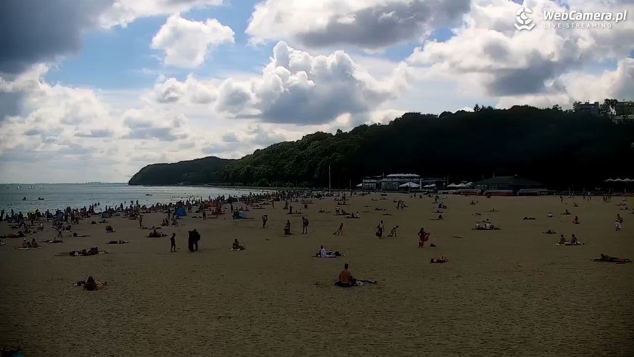 GDYNIA - widok na plażę i marinę - 01 sierpień 2025, 12:13