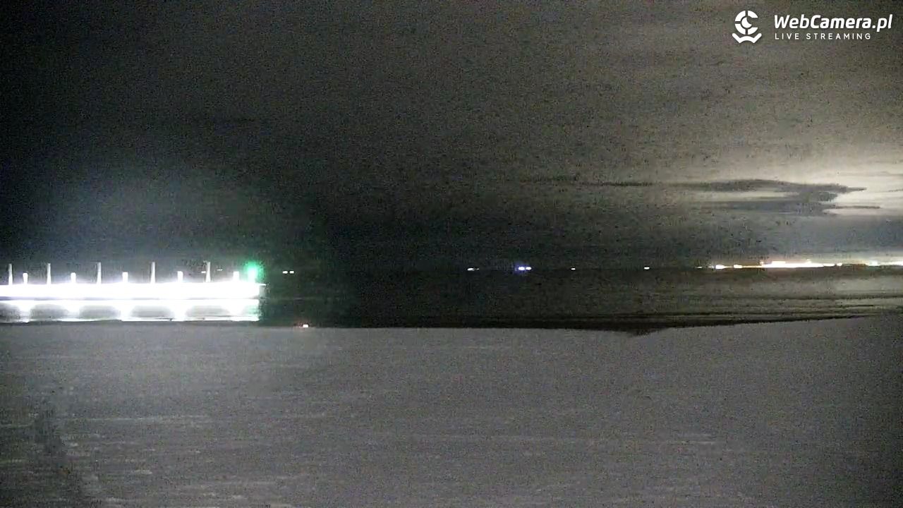 GDYNIA - widok na plażę i marinę - 13 styczeń 2026, 00:20