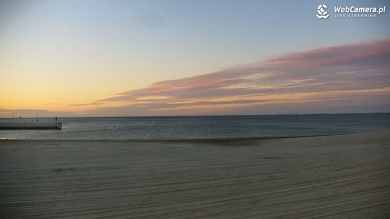 GDYNIA - widok na plażę i marinę - 27 maj 2026, 04:21