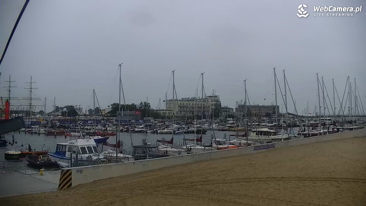 GDYNIA - widok na plażę i marinę - 29 sierpień 2026, 09:27