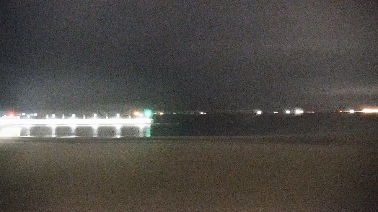 GDYNIA - widok na plażę i marinę - 12 październik 2026, 19:03