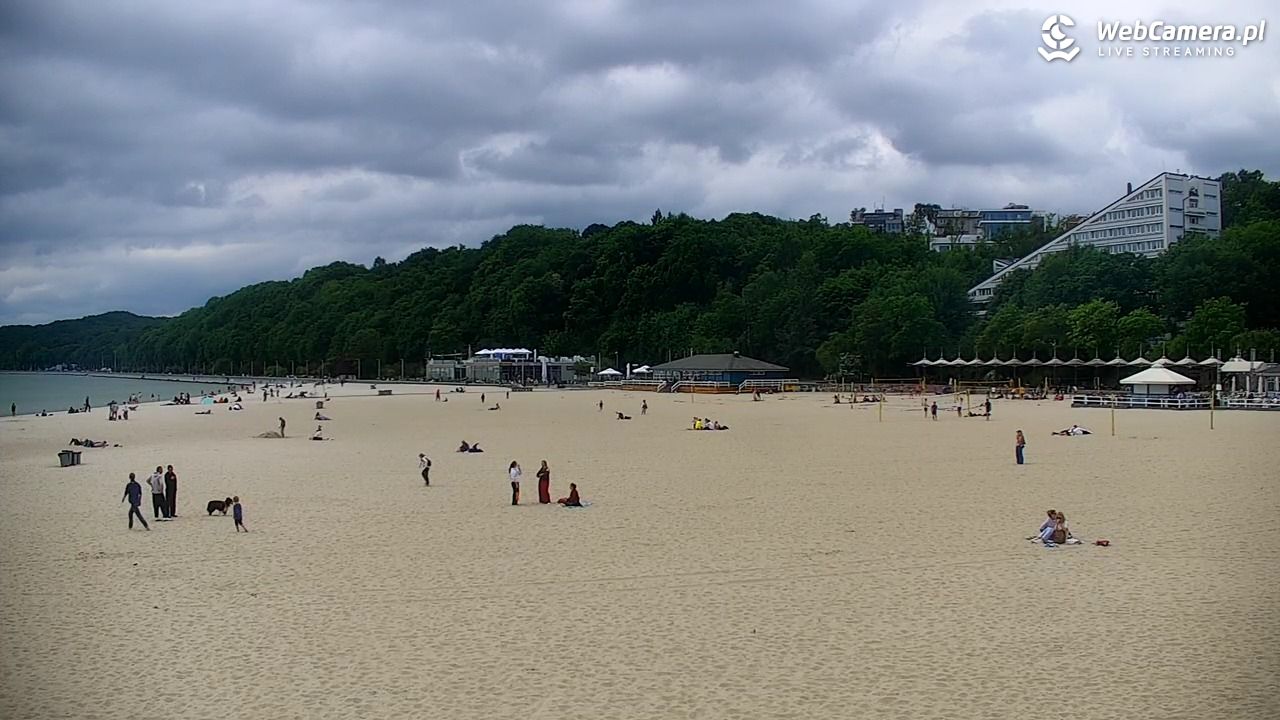 GDYNIA - widok na plażę i marinę - 31 maj 2026, 11:39