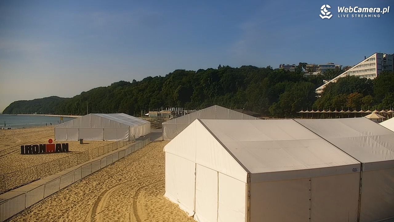GDYNIA - widok na plażę i marinę - 16 lipiec 2026, 08:24