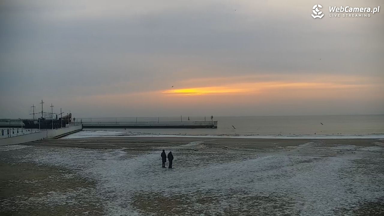 GDYNIA - widok na plażę i marinę - 27 luty 2026, 06:48