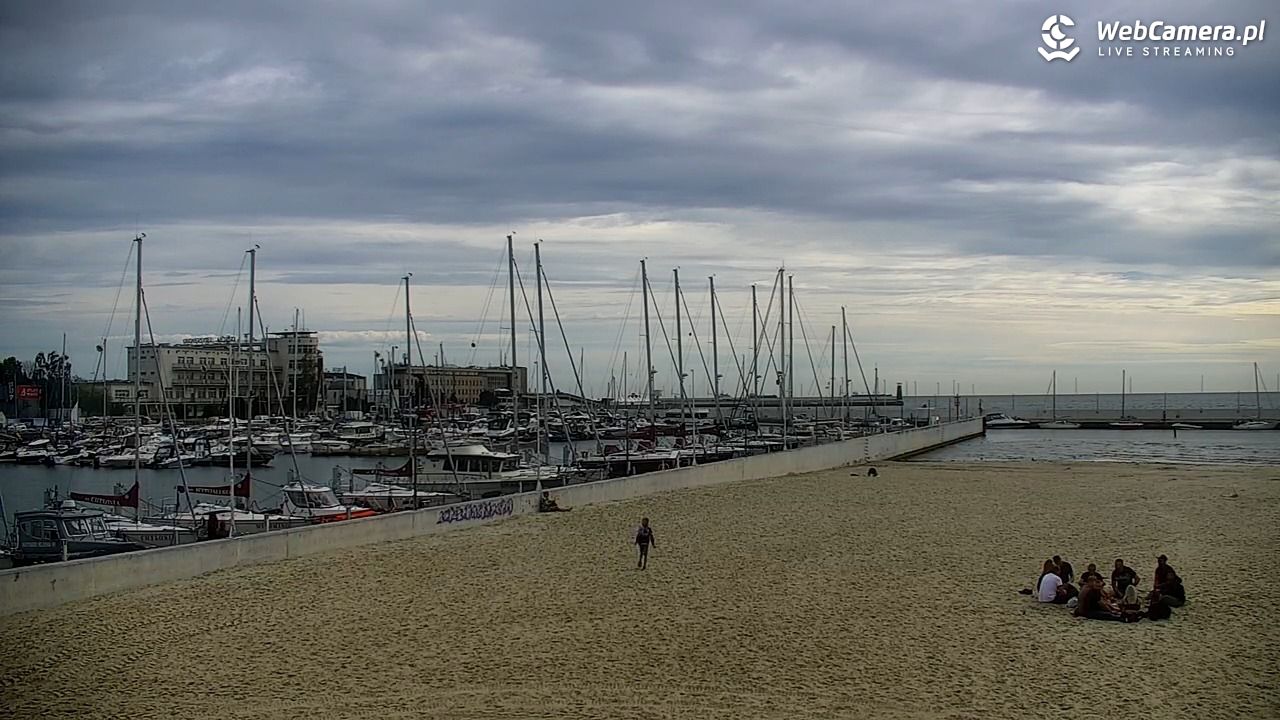 GDYNIA - widok na plażę i marinę - 30 sierpień 2026, 10:10