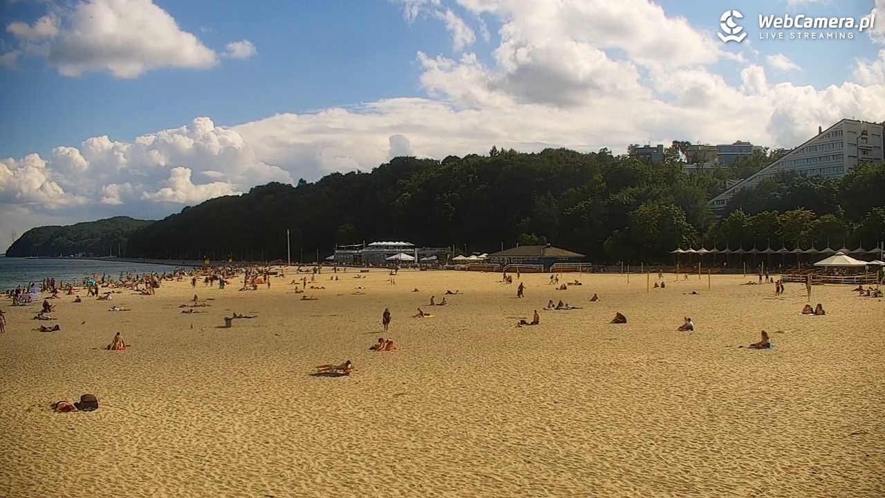GDYNIA - widok na plażę i marinę - 01 sierpień 2025, 15:52