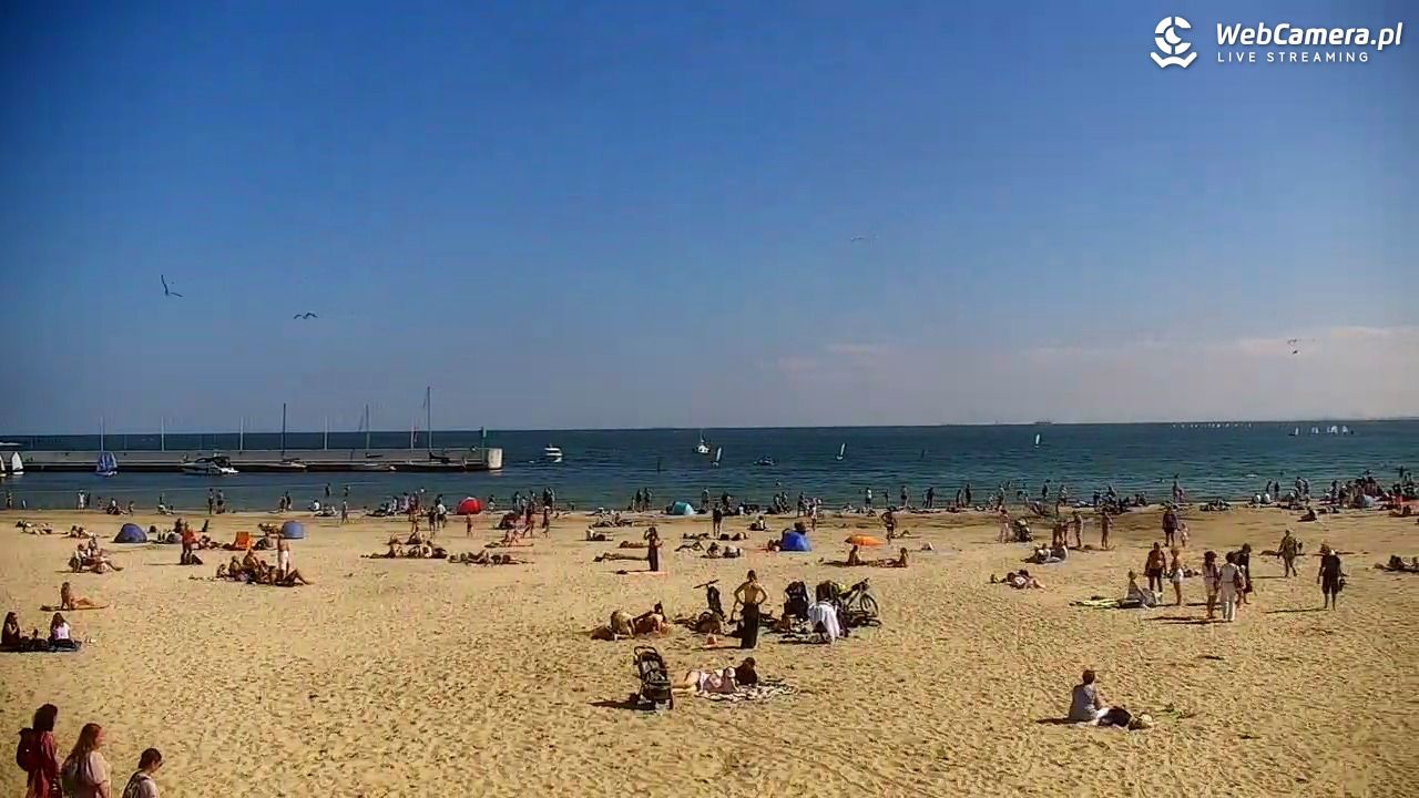 GDYNIA - widok na plażę i marinę - 27 sierpień 2026, 14:02