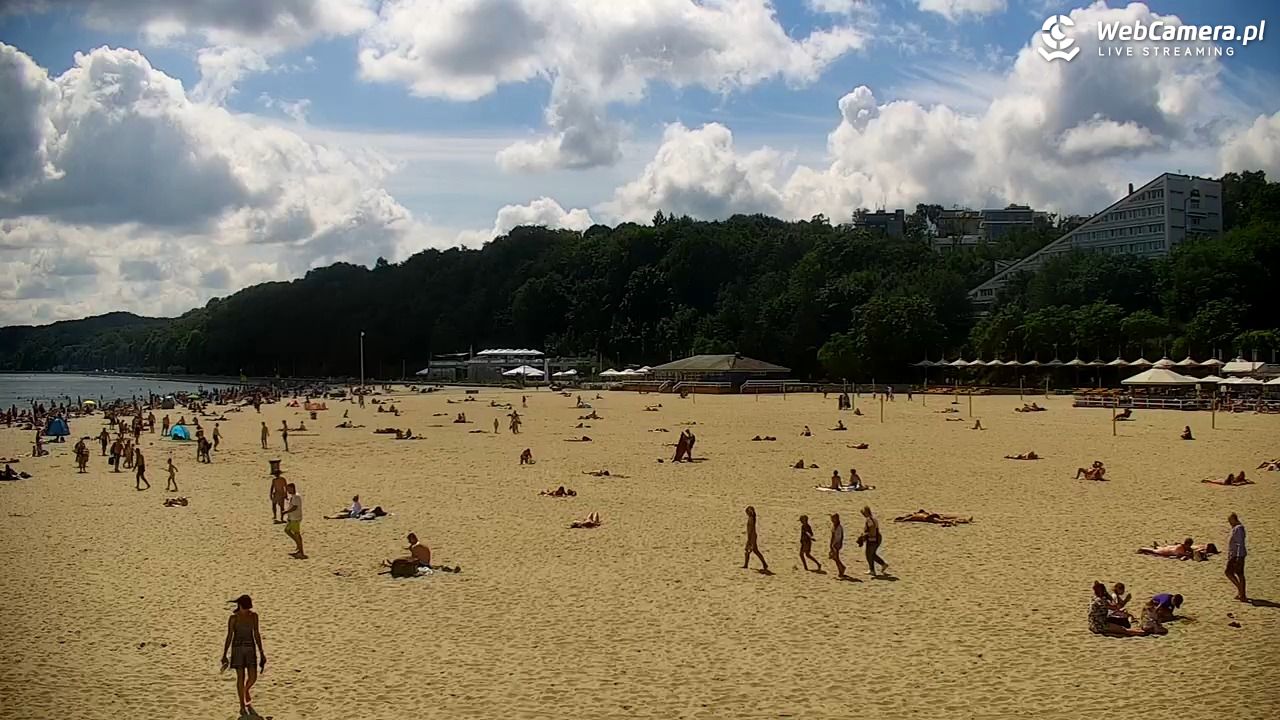 GDYNIA - widok na plażę i marinę - 01 sierpień 2025, 12:17