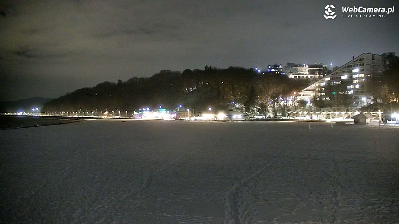 GDYNIA - widok na plażę i marinę - 13 styczeń 2026, 18:56