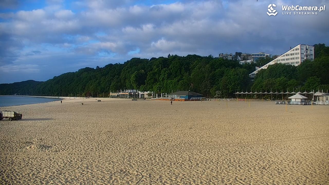 GDYNIA - widok na plażę i marinę - 31 maj 2026, 05:59