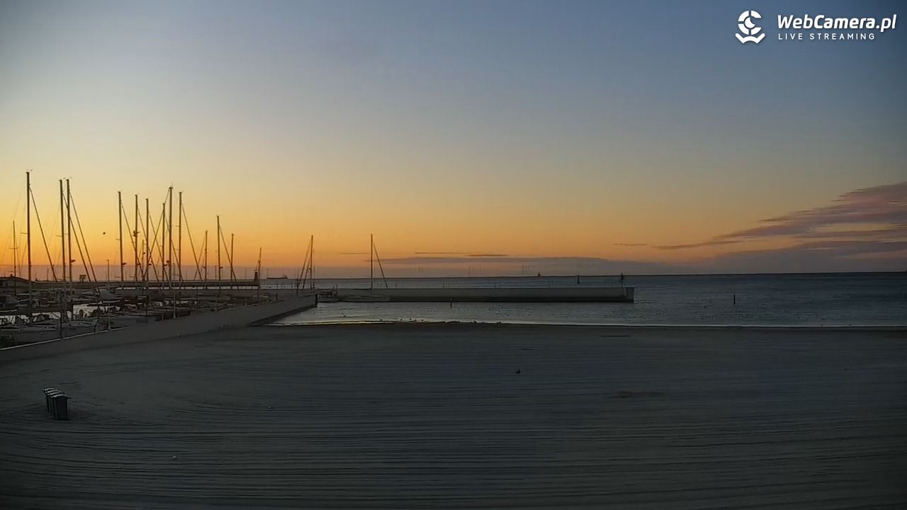 GDYNIA - widok na plażę i marinę - 27 maj 2026, 04:22