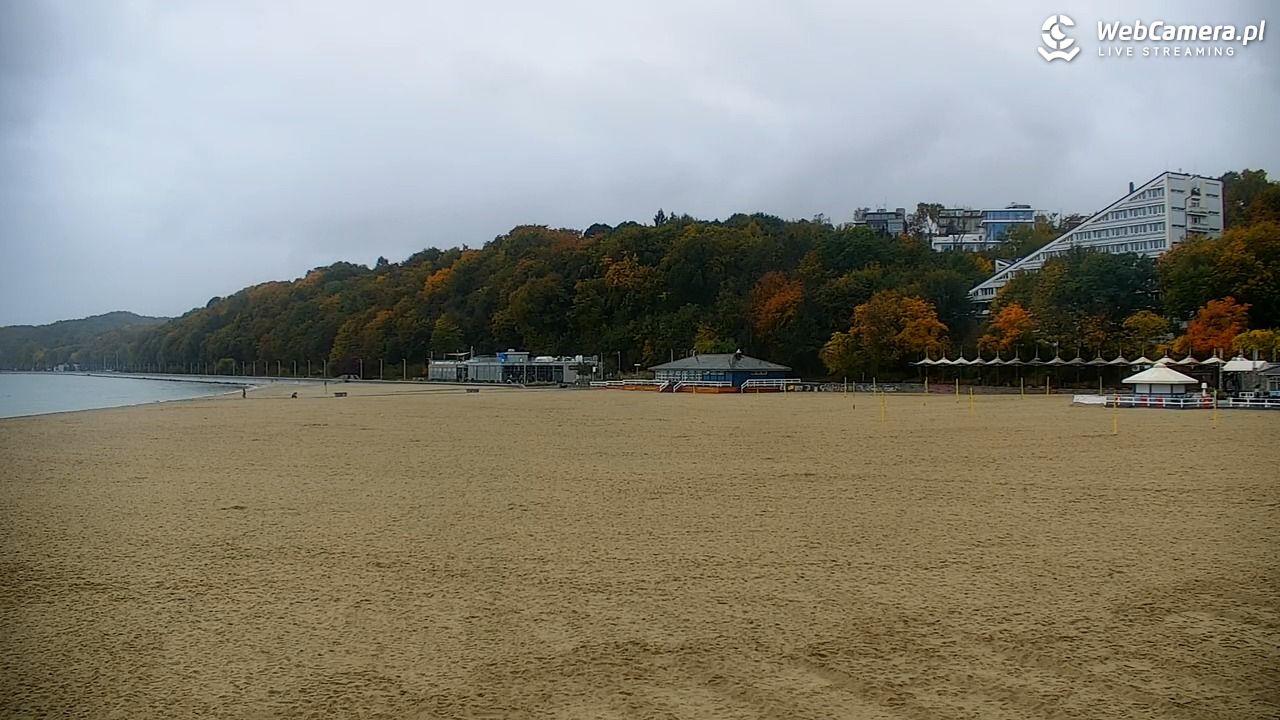 GDYNIA - widok na plażę i marinę - 17 październik 2025, 14:38