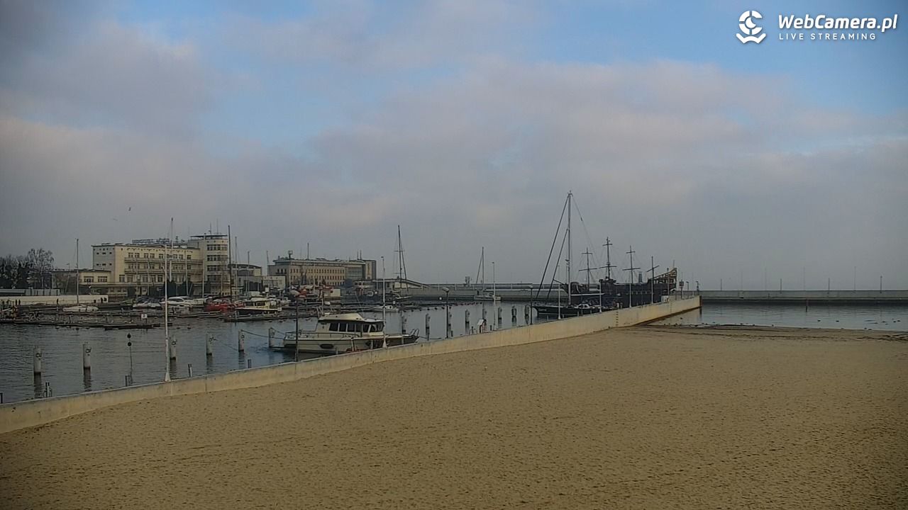 GDYNIA - widok na plażę i marinę - 25 listopad 2025, 12:44