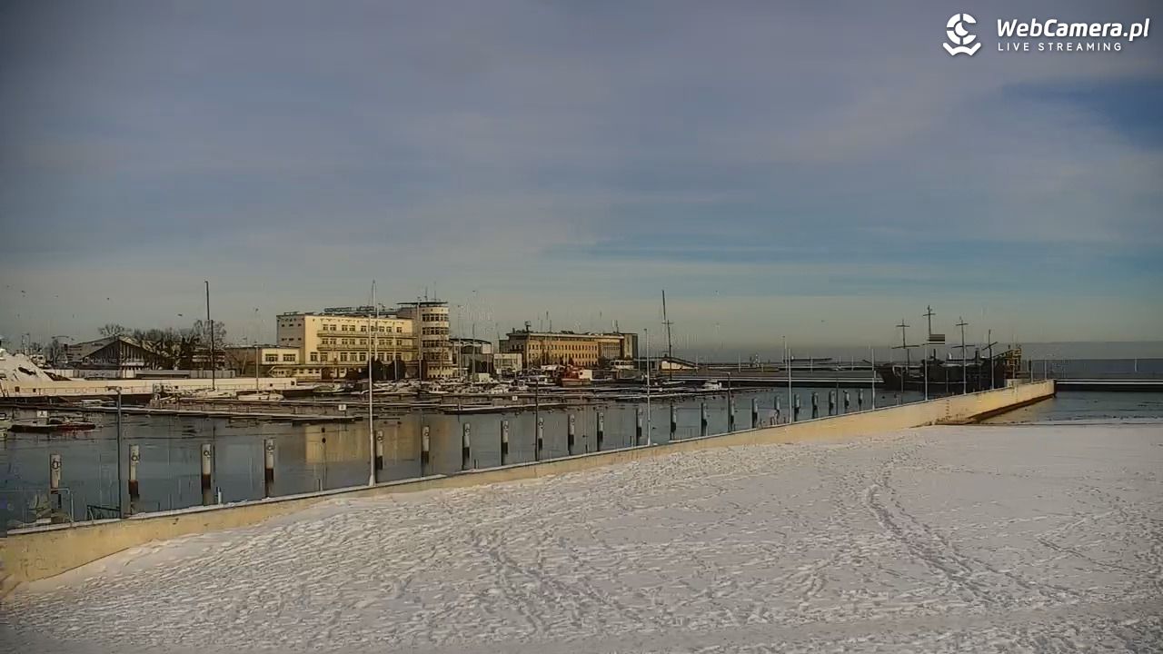 GDYNIA - widok na plażę i marinę - 15 styczeń 2026, 12:25