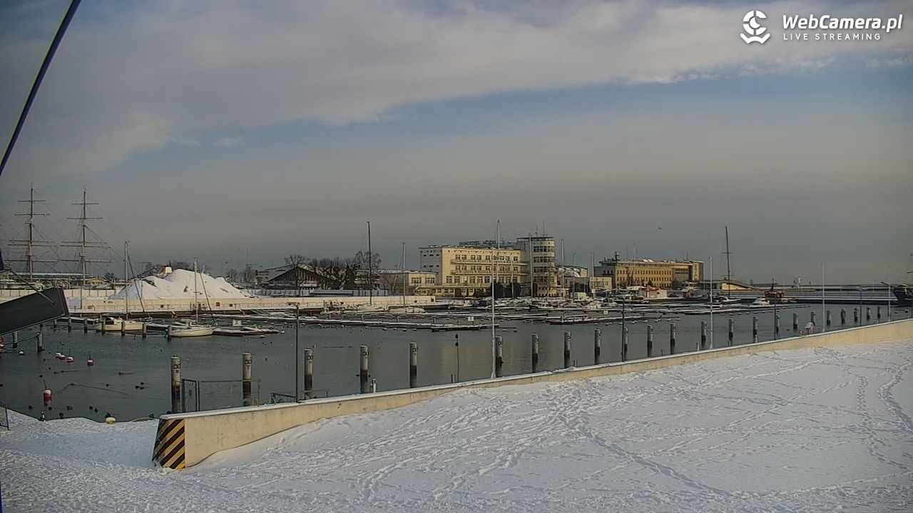 GDYNIA - widok na plażę i marinę - 13 styczeń 2026, 10:25