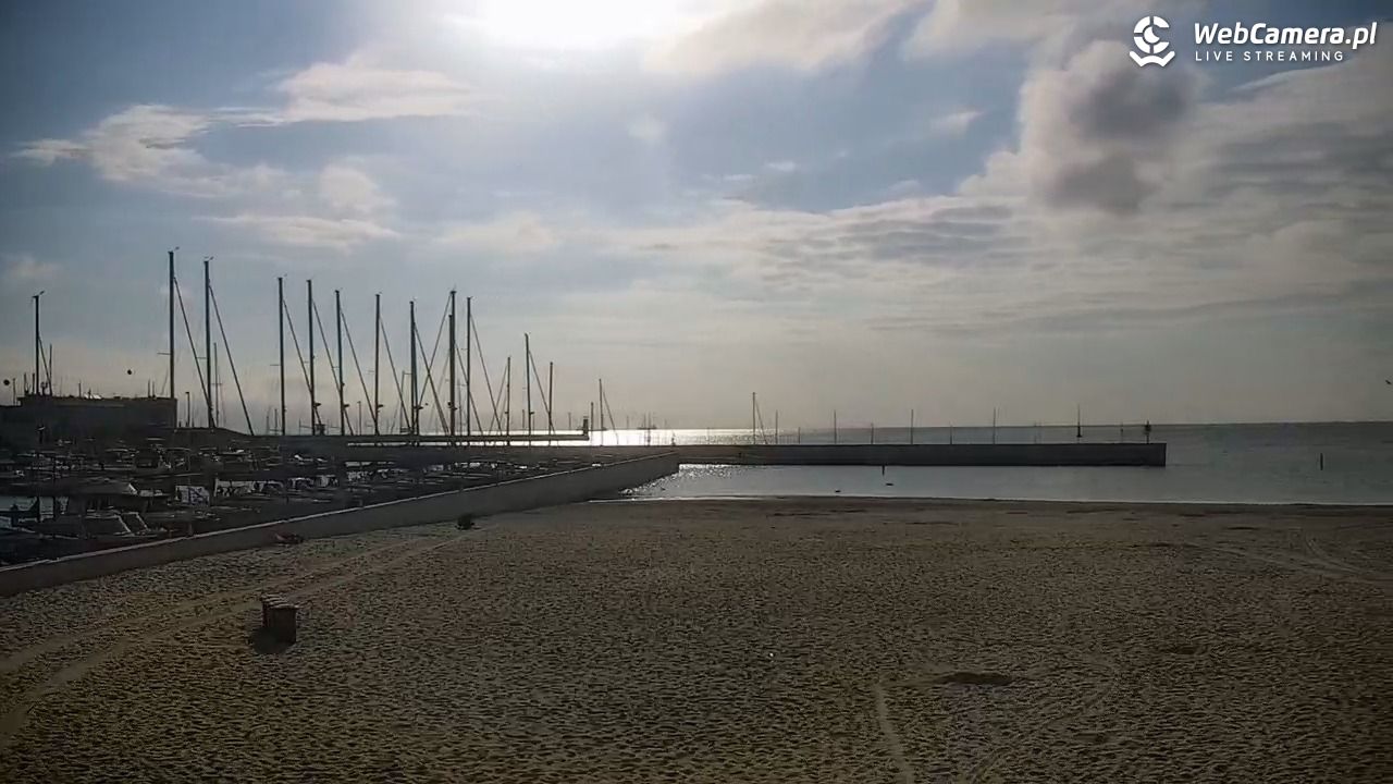GDYNIA - widok na plażę i marinę - 31 maj 2026, 07:21