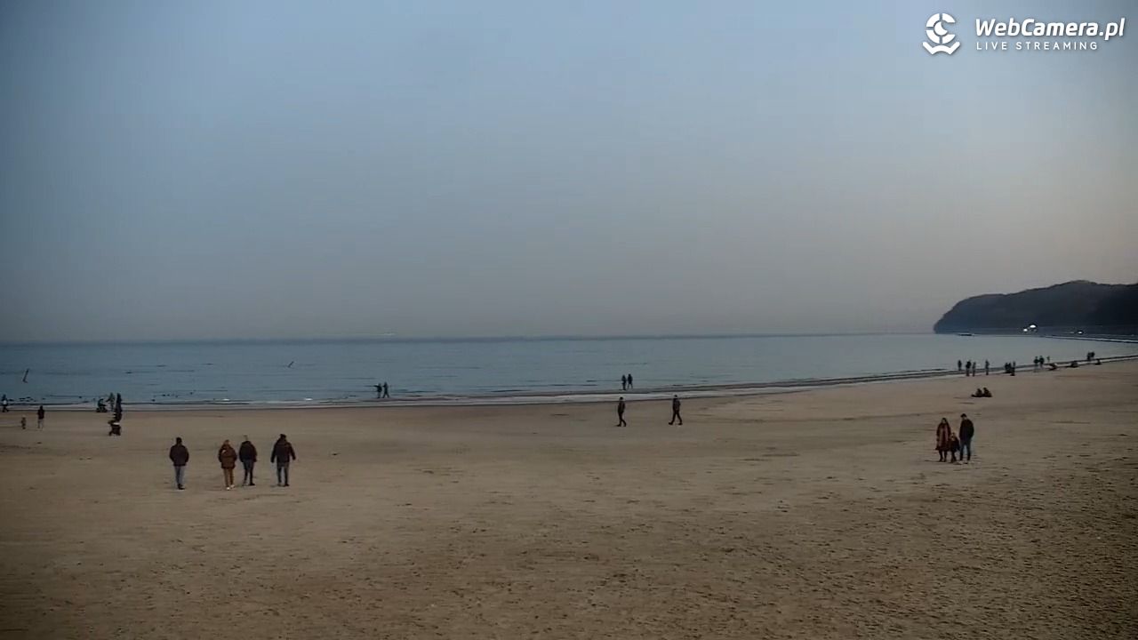 GDYNIA - widok na plażę i marinę - 28 luty 2026, 17:36