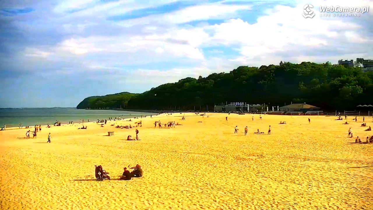 GDYNIA - widok na plażę i marinę - 26 maj 2026, 17:16