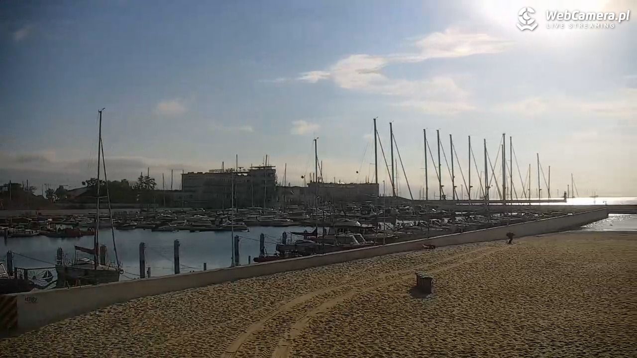 GDYNIA - widok na plażę i marinę - 31 maj 2026, 07:21
