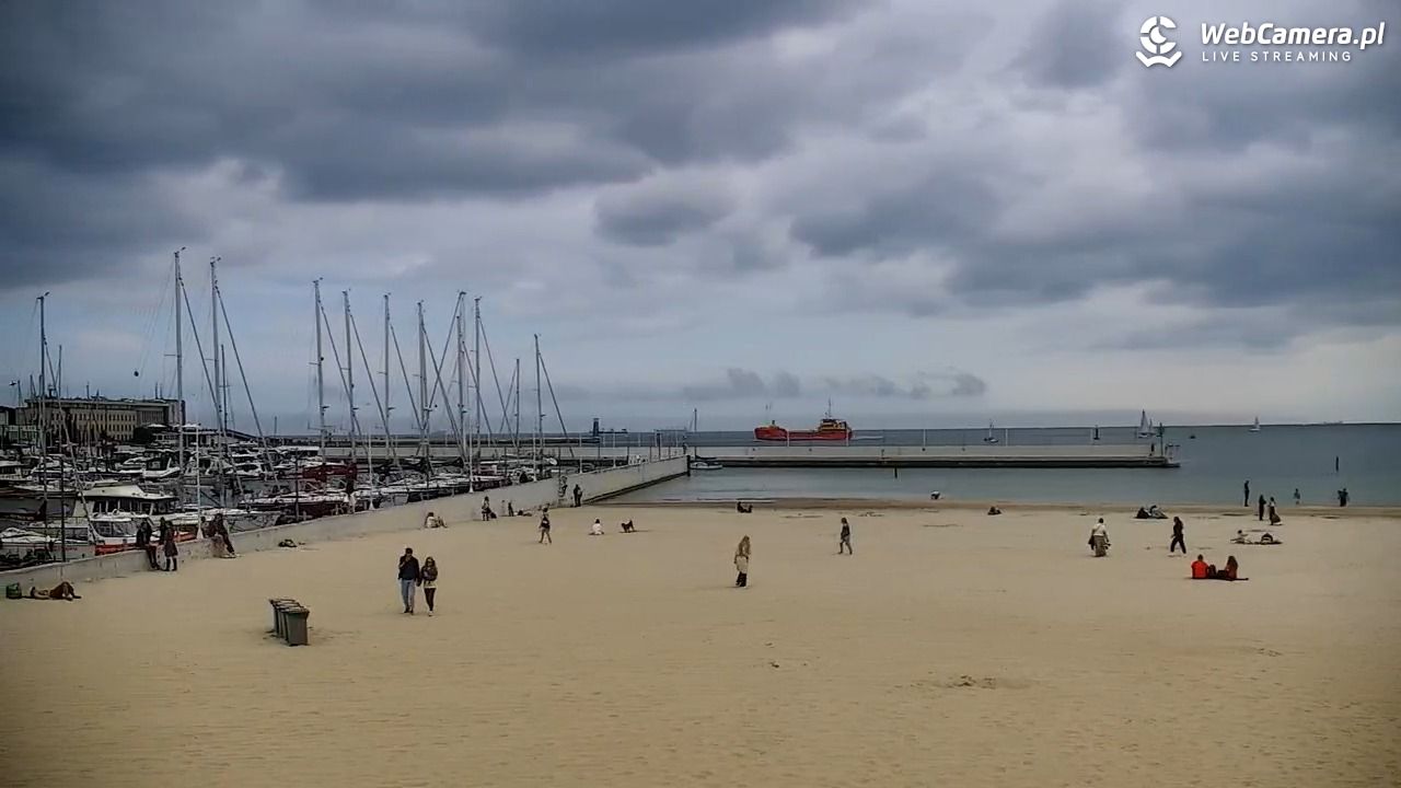 GDYNIA - widok na plażę i marinę - 31 maj 2026, 12:31
