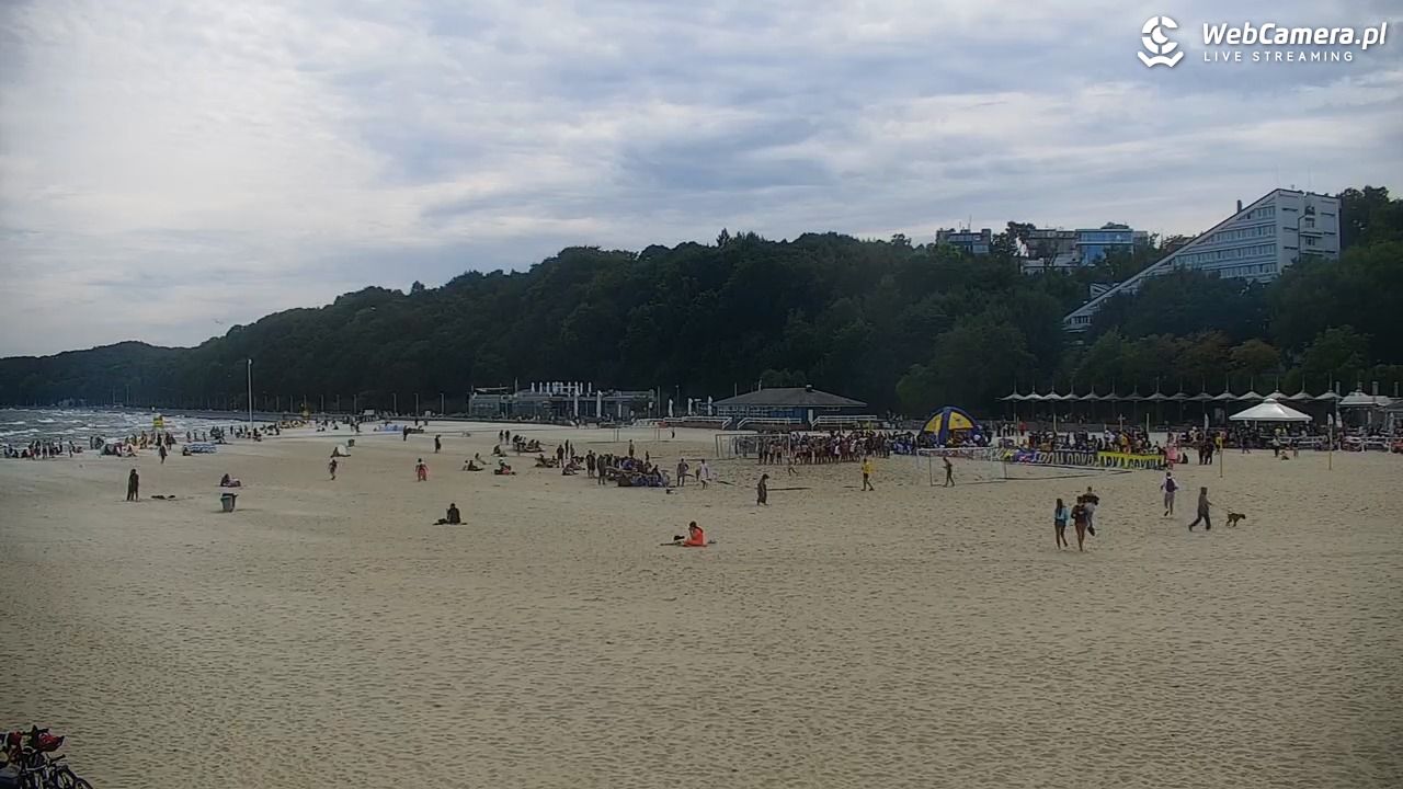GDYNIA - widok na plażę i marinę - 28 sierpień 2026, 14:51