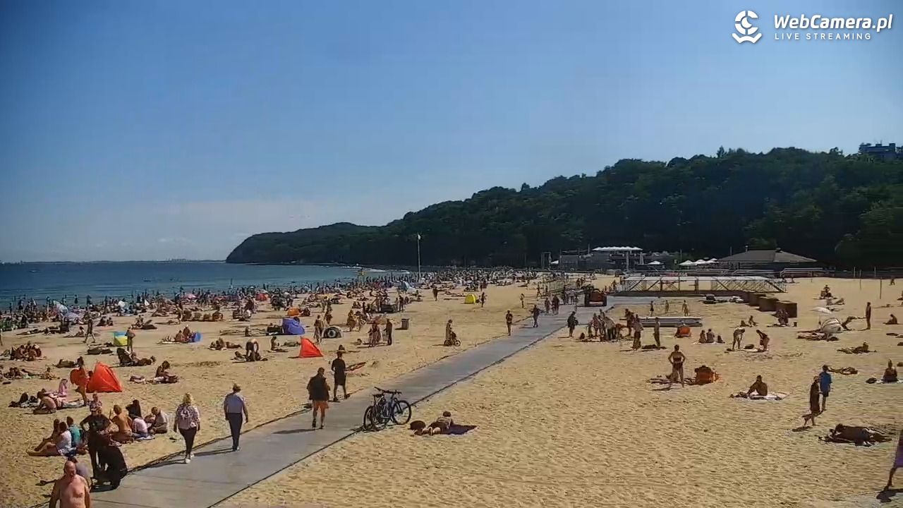 GDYNIA - widok na plażę i marinę - 14 lipiec 2026, 14:52