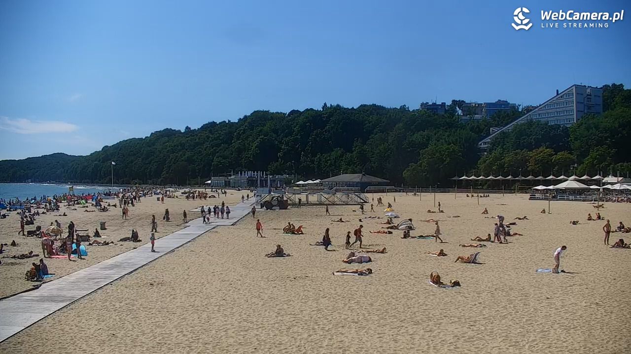 GDYNIA - widok na plażę i marinę - 14 lipiec 2026, 11:37