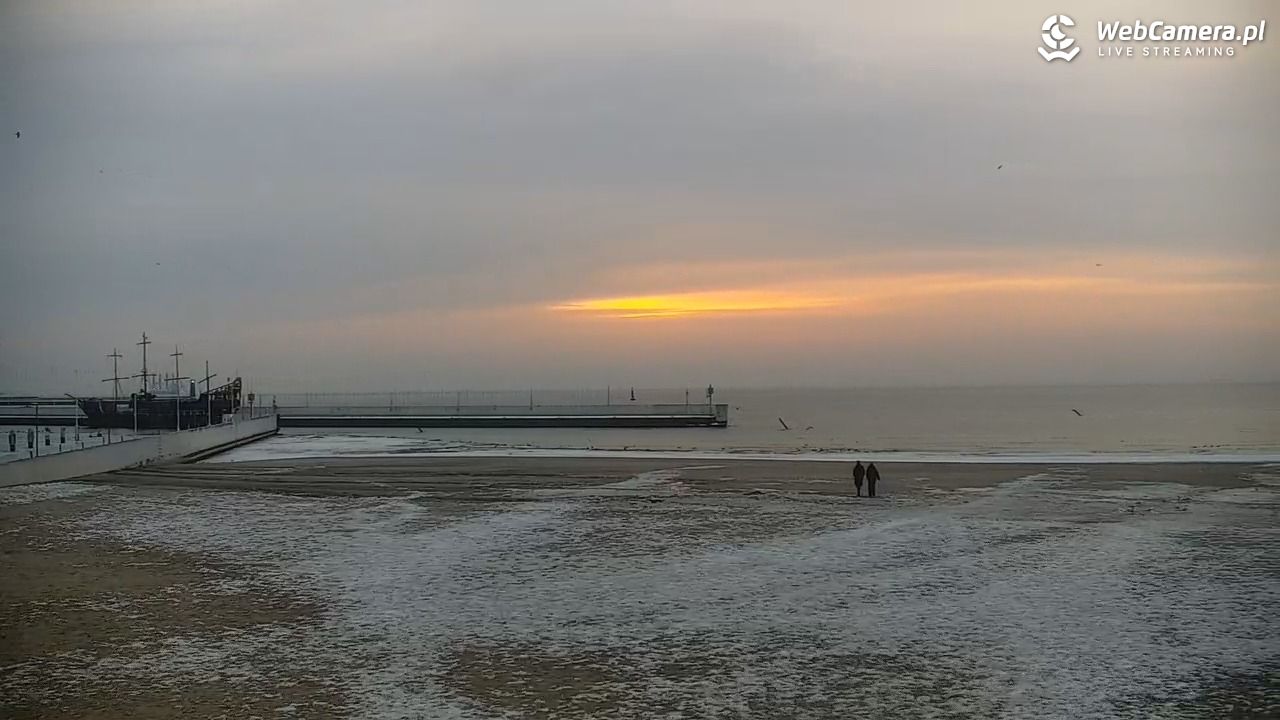 GDYNIA - widok na plażę i marinę - 27 luty 2026, 06:48