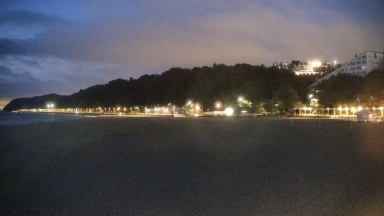 GDYNIA - widok na plażę i marinę - 14 październik 2026, 04:20