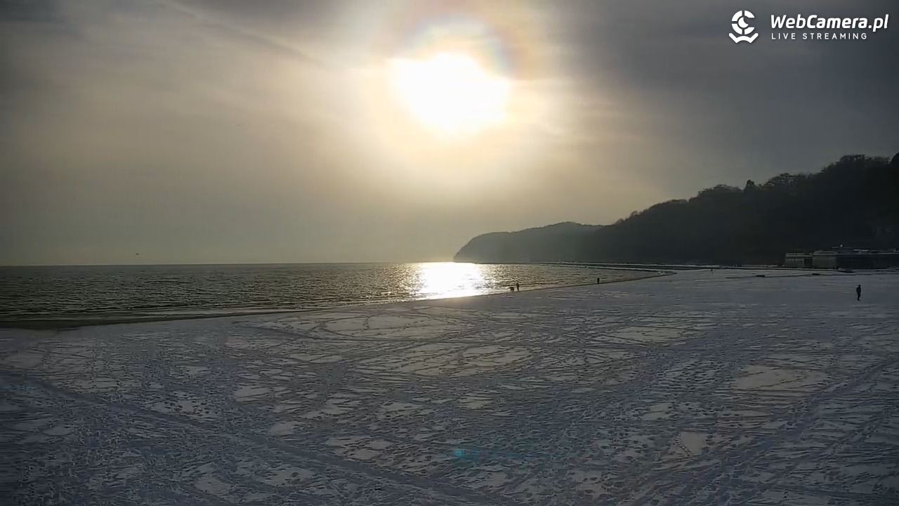 GDYNIA - widok na plażę i marinę - 13 styczeń 2026, 10:24