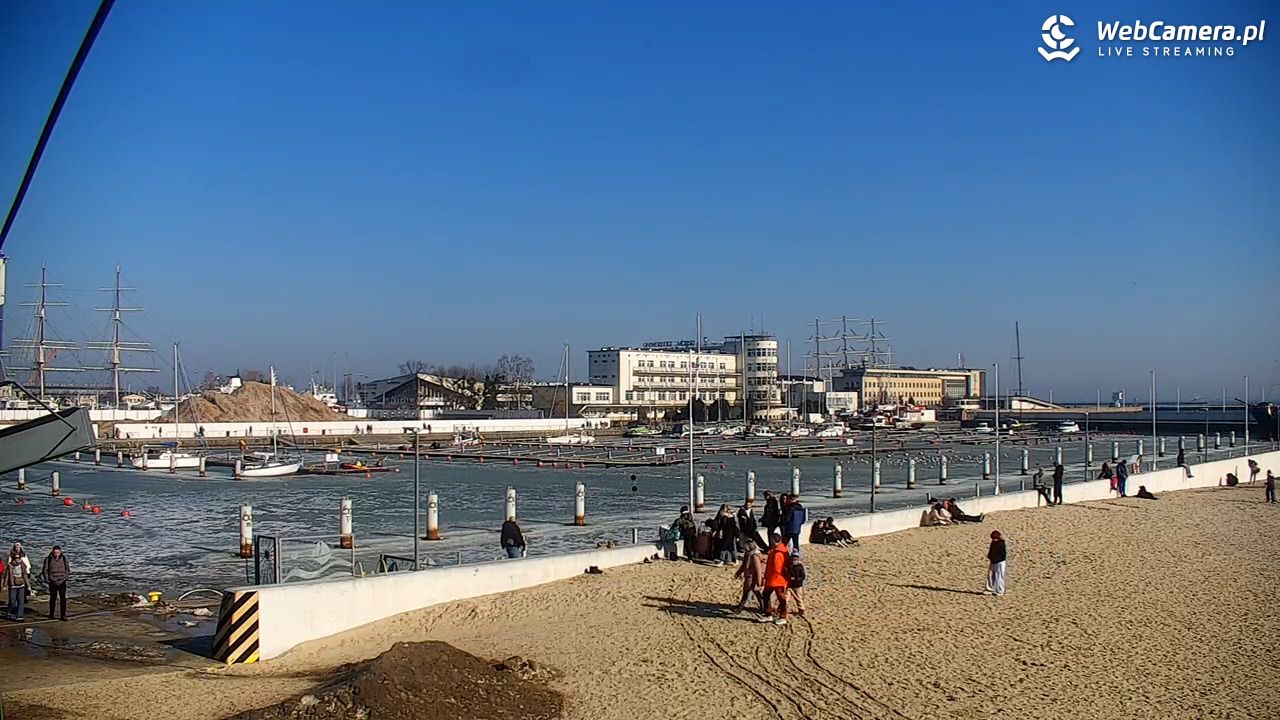 GDYNIA - widok na plażę i marinę - 28 luty 2026, 11:57