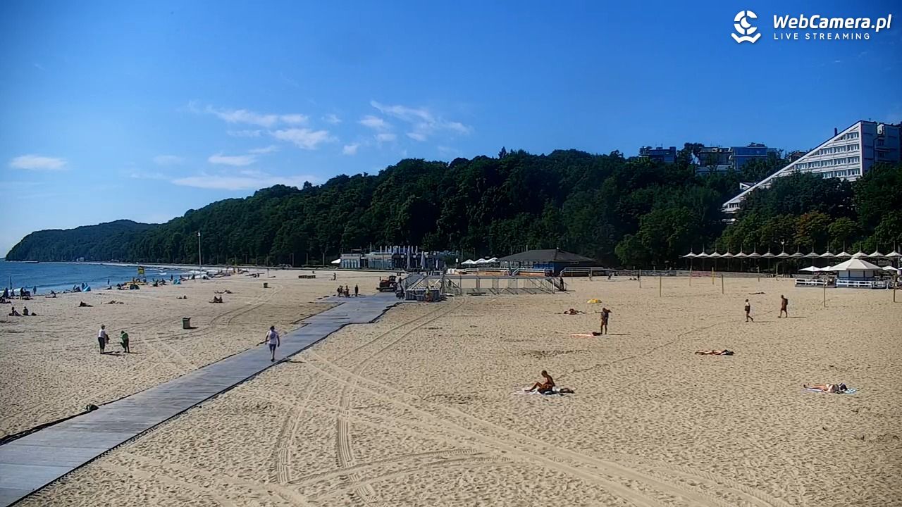 GDYNIA - widok na plażę i marinę - 14 lipiec 2026, 09:56