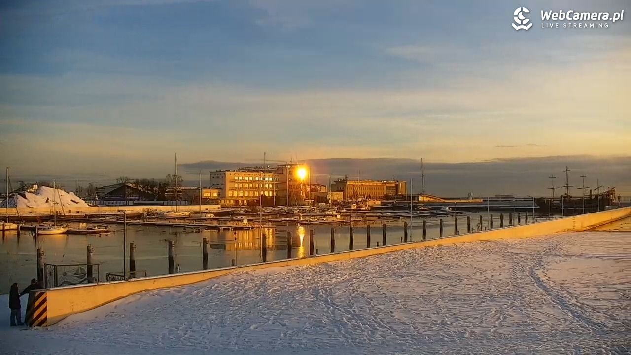 GDYNIA - widok na plażę i marinę - 15 styczeń 2026, 08:26