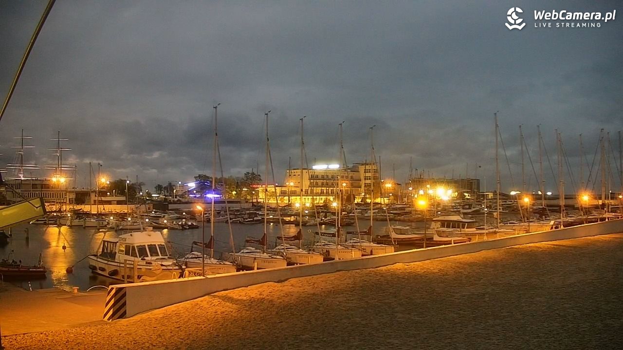 GDYNIA - widok na plażę i marinę - 15 maj 2025, 21:20