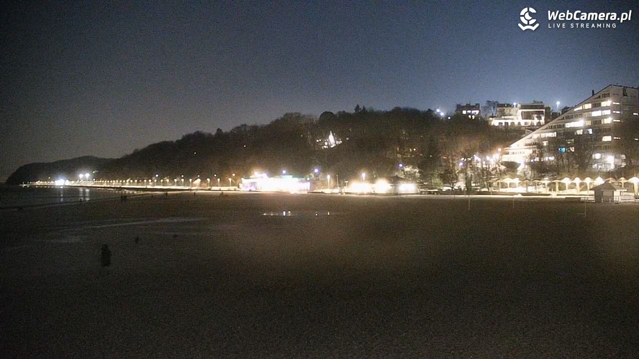 GDYNIA - widok na plażę i marinę - 27 luty 2026, 20:29