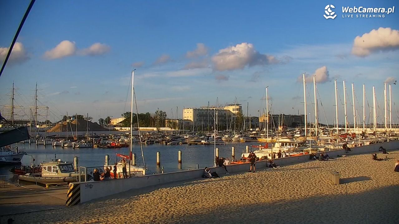 GDYNIA - widok na plażę i marinę - 30 maj 2026, 19:33