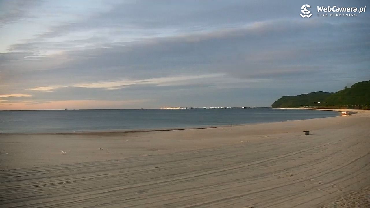 GDYNIA - widok na plażę i marinę - 27 maj 2026, 03:49