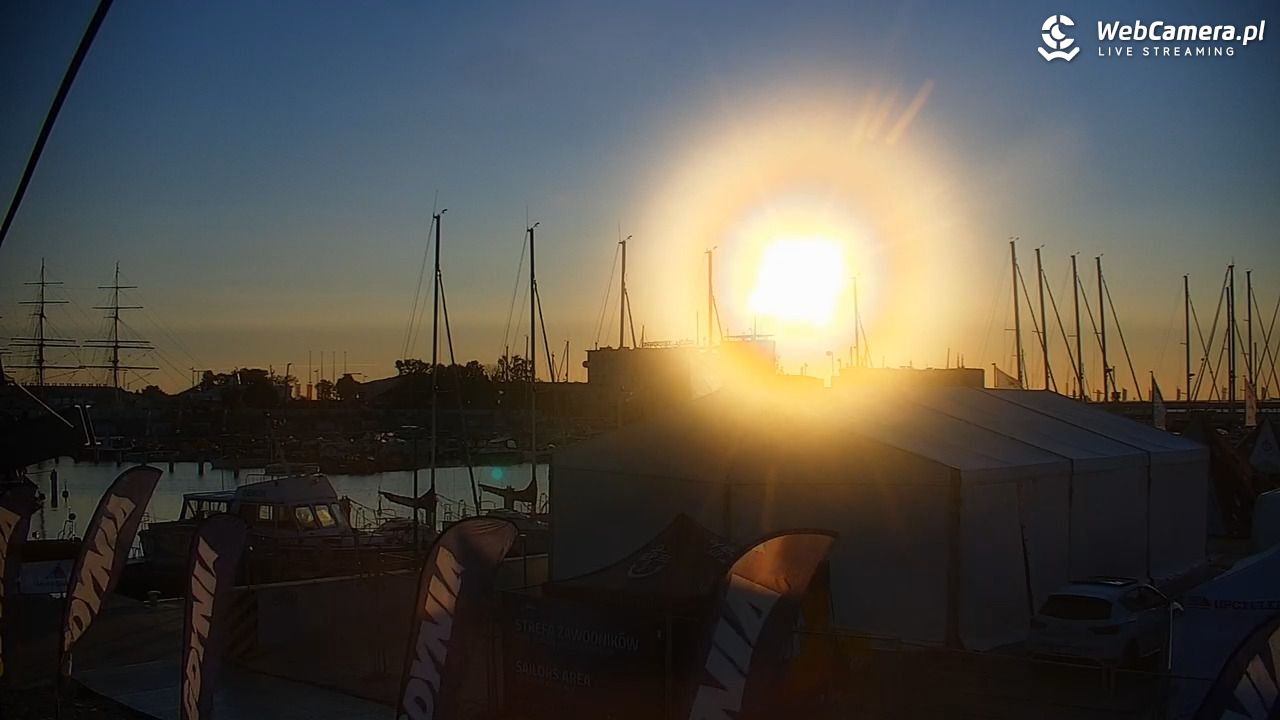 GDYNIA - widok na plażę i marinę - 14 lipiec 2026, 05:21