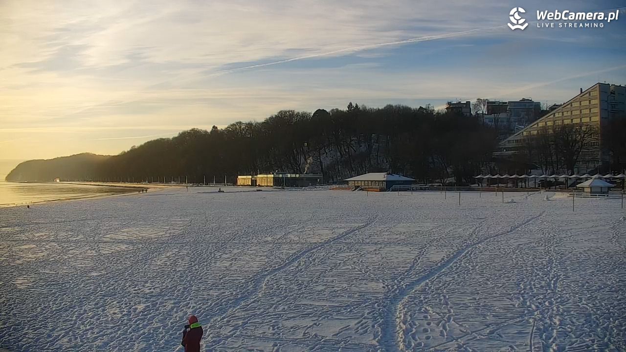GDYNIA - widok na plażę i marinę - 15 styczeń 2026, 09:09