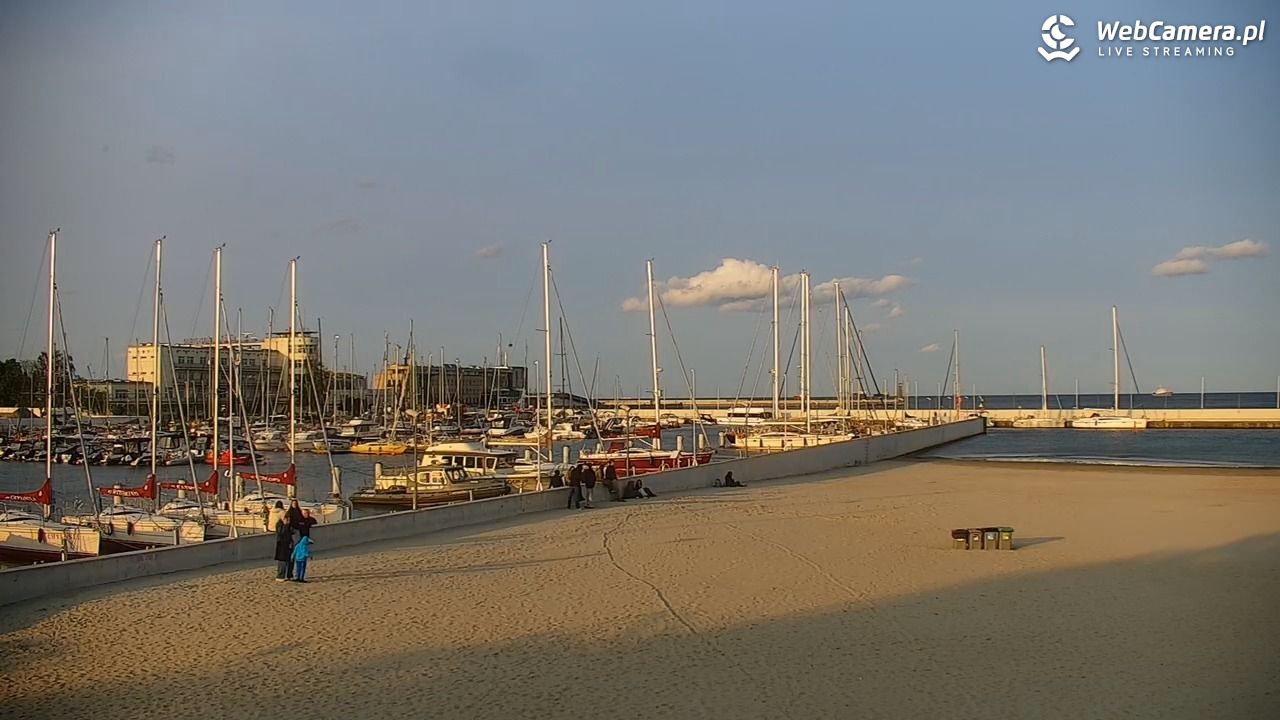 GDYNIA - widok na plażę i marinę - 09 czerwiec 2025, 19:48