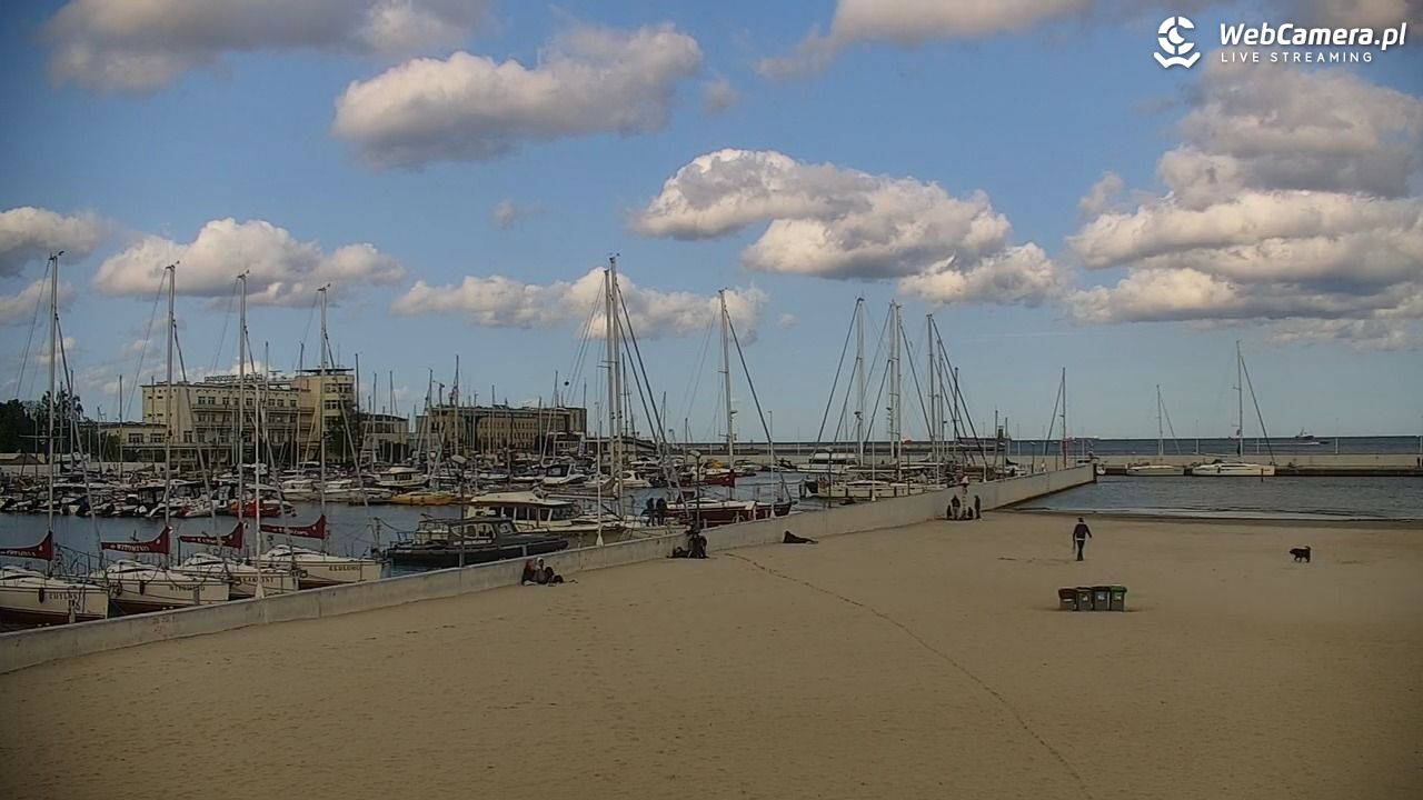 GDYNIA - widok na plażę i marinę - 09 czerwiec 2025, 17:37