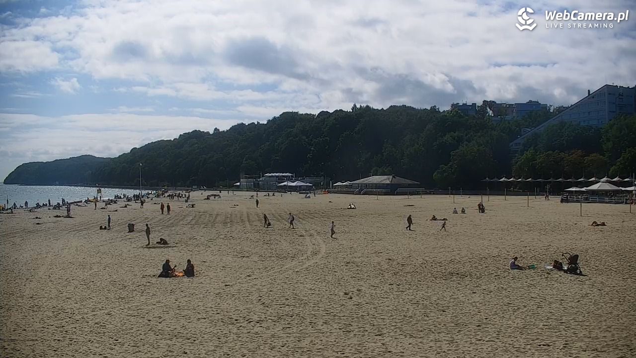 GDYNIA - widok na plażę i marinę - 26 sierpień 2026, 12:30