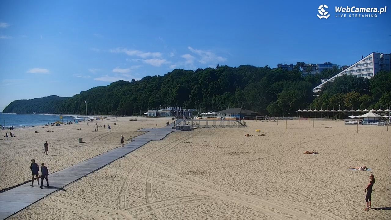 GDYNIA - widok na plażę i marinę - 14 lipiec 2026, 09:48