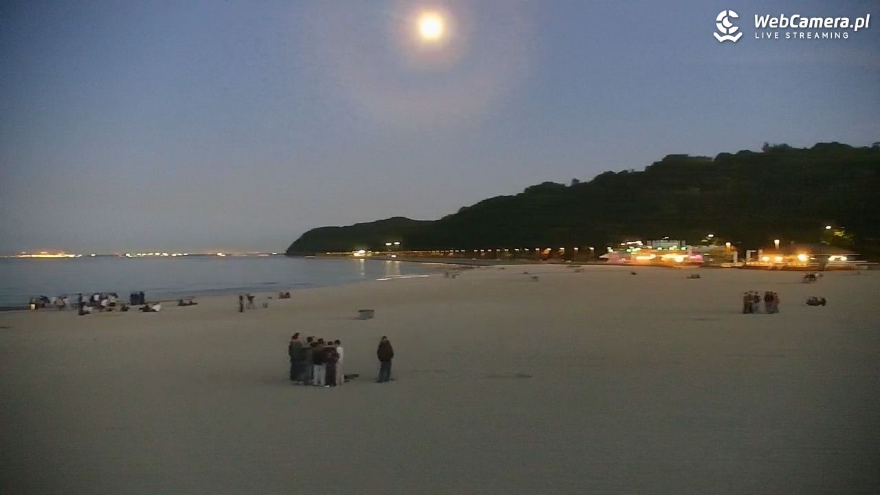 GDYNIA - widok na plażę i marinę - 28 maj 2026, 21:55